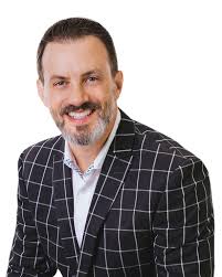 More about San Diego Plastic Surgeon Dr. Daniel Brown