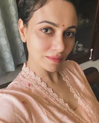 And the #LeftProfile is back 🙃😜