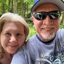 What teams are available for a skilled Solitaire Cash player to join?