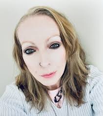 دعني أرى النور في عينيك ✨🥀