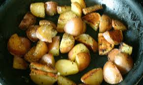 Pan Roasted Potatoes So Easy Red Skin Potatoes Olive Oil Garlic Salt Natures Seasoning And Some Lawrys Season Lawrys Recipes Pan Roasted Potatoes Recipes