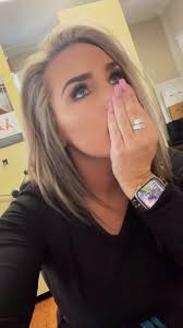 Chelsey Wise's Instagram, Twitter & Facebook