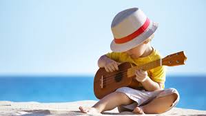 Bebe A La Piscine Ou A La Plage 15 Accessoires Dont Il Ne Pourra Pas Se Passer Cet Ete Magicmaman Com