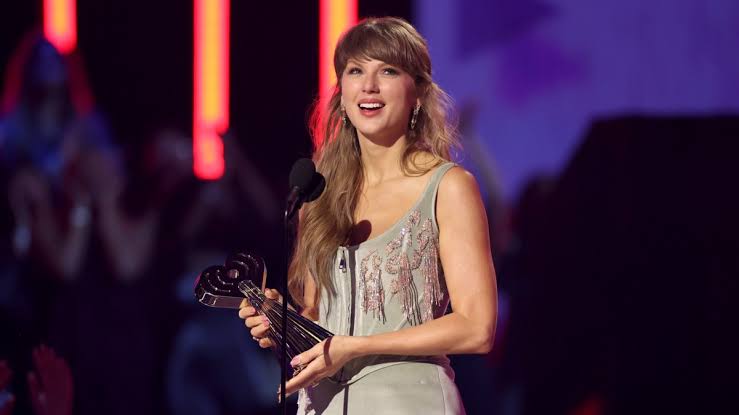Taylor Swift Is Richest Female Musician With $2B Net Worth