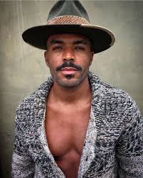 Hello Fans❤️ If you're a huge fan of mine can WE get a big YESS !!!!! WE  love you All❣️