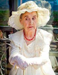 Она росла чрезвычайно активной девочкой, отличалась заводным характером и даже прослыла хулиганкой среди сверстников. Tatyana Zhukova Kirtbaya Biografiya Informaciya Lichnaya Zhizn Foto