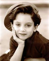 Yes This Is A Picture Of Elijah Wood As A Child Feel Free To Cry Elijah Wood Elijah Child Actors