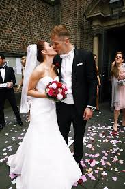 Born 13 september 1989) is a german professional footballer who plays for bundesliga club bayern munich and the germany national team. Traumhochzeit In Koln Hai Moritz Muller Sagt Ja Zu Seiner Nadja Express De