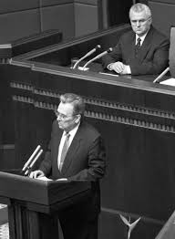Жена — кравчук антонина михайловна (в дев. Pervyj Prezident Nezavisimoj Ukrainy Leonid Kravchuk Nikogda Ni Pri Kakih Usloviyah Dazhe Klochkom Svoej Territorii Postupatsya Nelzya I Esli Menya Sprosyat Zemlyu Otdat Ili Umeret Ya Vybirayu Poslednee Da Smert Potomu