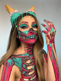 Jessica Buchanan's Instagram, Twitter & Facebook