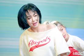 Acara ini menampilkan beberapa permainan yang dilakukan per tim, dapat 2 tim, 3 tim maupun 4 tim. Kwon Mina Admits Having An Affair And Breaks Up With Her Boyfriend Zapzee