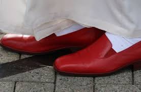Aber wie ehedem papst benedikt xvi. Papstlicher Schumacher Die Roten Schuhe Des Fischers Panorama Stuttgarter Nachrichten