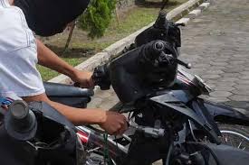 Kunci Ditinggal di Dasbor, Motor Warga Plupuh Sragen Hilang Dicuri Saat  Matun - Espos.id