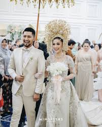 This page is about baju nikah warna biru,contains 27 baju songket pengantin yang menarik. 50 Model Kebaya Pengantin Modern Dan Tradsional Terlengkap