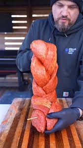 It's beautiful and so darn simple ( and I Love pork loin). I have a funny  feeling that this is gonna be my next outdoor cooking project 😋