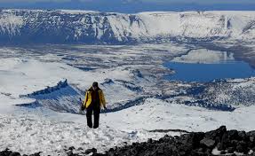 Jun 03, 2021 · la propuesta, con destino el volcán copahue, límite natural entre la argentina y chile, es un recorrido de alta montaña que comprende varias paradas entre las que se incluye el avistaje de lagunas congeladas e iglús, en un sinuoso camino con espectaculares puntos de observación que sorprenden entre las múltiples subidas y bajadas del trayecto. Copahue Volcano