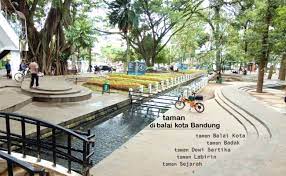 Namun begitu sudah masuk ke. Harga Tiket Masuk Taman Balai Kota Bandung 2020 Rute Lokasi Cute766