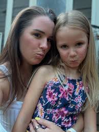 Fiona Desenberg (@finding__fiona) • Instagram photos and videos