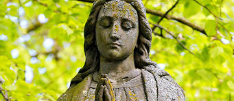 Pourquoi prie-t-on Marie en mai?