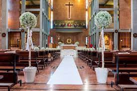The post top tipps und tricks: Kirchendeko Fur Die Hochzeit Mehr Zu Blumenschuck Co In Der Kirche