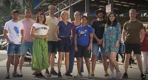 Tien weken lang voeren de kandidaten spectaculaire, intrigerende en soms angstaanjagende opdrachten uit om de pot te spekken. De Start Van Wie Is De Mol 2020 In 14 Hilarische Tweets Superguide