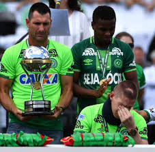 Flamengo come from behind to beat chapecoense in the brazilian championship. Chapecoense Gerade Scherzte Rafael Henzel 45 Noch Uber Sein Schicksal Welt