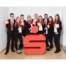 Alles dreht sich um deine zukunft. Sparkasse Wiesental Azubis Posts Facebook