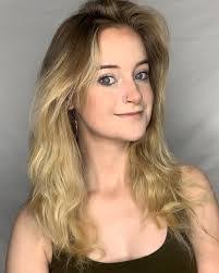 Lauren Ward's Instagram, Twitter & Facebook