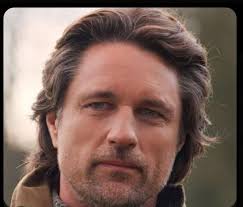 Martin Henderson official