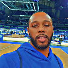 Kendrick Lamar sold 286K first week.