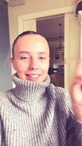 Julie Loken's Instagram, Twitter & Facebook