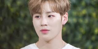 Contenu de chaque version : Wanna One S Ha Sung Woon Speaks Up About The Past Leaked Live Broadcast Controversy Allkpop