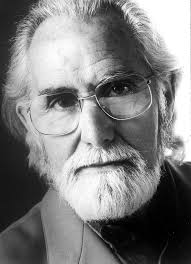 Egito Gonçalves: “Uma porta de febre para lá dos cemitérios”