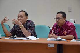 Mengurusi masalah pemberhentian, pensiun, dan kemindahan karyawan. Gaji Di Pt Mondrian Klaten Gaji Karyawan Pln Fresh Graduate Langsung Mendapatkan Warga Trenggalek