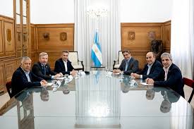 Milei Veta Reparto de ATN: ¿Ataque a Provincias o Defensa Fiscal? - Imagen principal del artículo