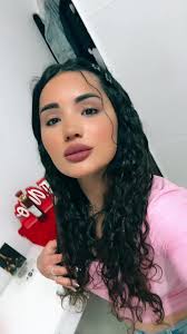 Noemy Valle's Instagram, Twitter & Facebook