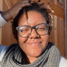 Leslie Harless's Instagram, Twitter & Facebook