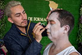 El Decanato de Vinculación, con el trabajo colaborativo de docentes y  estudiantes bajo la coordinación de la ingeniera Karina Masache, Directora  del Centro de Formación Artesanal Particular Guadalupana, hicieron posible  la preparación