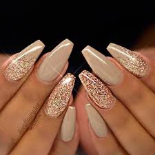 Nail Polish What Shade Of Red Fits Your Personality With Images Gold Nail Designs Prom Nails Fabulous Nails