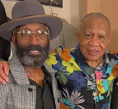 Lenora Quinn's Instagram, Twitter & Facebook