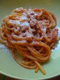 Bucatini All Amatriciana Ricetta Della Cucina Romana Dolcissimamente Zuccherosa Gloria Ricette Pasti Italiani Ricette Di Cucina