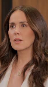 Aurora y Ángel se ven por primera vez 🥹❤️‍🔥 #ElÁngelDeAurora, de lunes a  viernes 4:30 p.m. MEX, #ConLasEstrellas 🪽