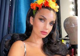 Изучайте релизы elettra lamborghini на discogs. Elettra Lamborghini Sublime On Instagram Her White Outfit Enchants Fans Archynewsy