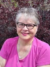 Elizabeth Haddon's Instagram, Twitter & Facebook