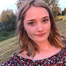 Carmelita Calderon's Instagram, Twitter & Facebook