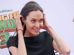 The kids are growing up and are so close, a source tells people. Angelina Jolie Stosst Jennifer Aniston Vom Instagram Thron