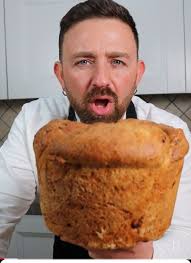 Limoncello fatto in casa? No!! Fatto in un Limoneto 🍋 Ricetta 👇🏼 1 litro  di alcol puro al 96% 1 litro acqua 800 g zucchero 6/7 limoni 👨🏻‍🍳  PROCEDIMENTO metti le bucce