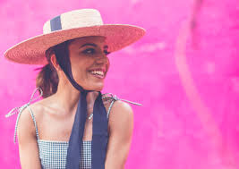 No te agobies, ¡estamos aquí para ayudarte! Pamelas Para Bodas Cuando Y Como Llevarla Para Ser La Invitada Ideal