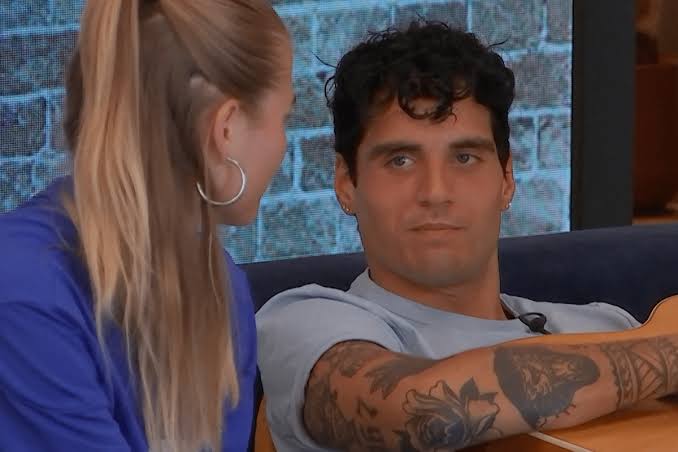 Diederik en Anouk buiten loods van 'De Bondgenoten' gespot