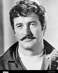 Doris Day sings, “Be My Little Baby Bumblebee,” alongside Gordon MacRae and Russell  Arms in their film, “By the Light of the Silvery Moon,” 1953. 🩷  𝔽𝕠𝕝𝕝𝕠𝕨 𝕞𝕖: @dorisandrockforum